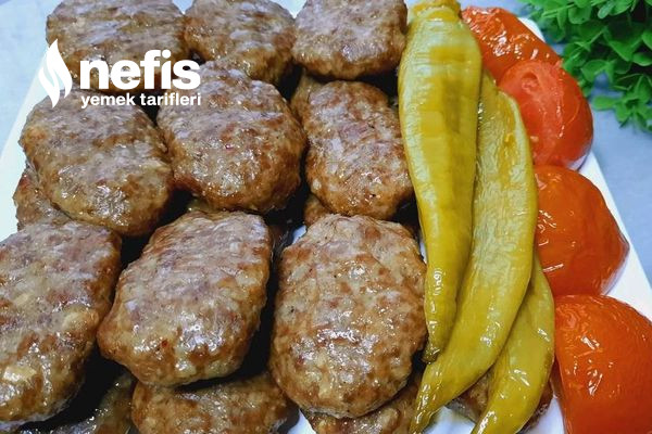Mangal Tadında Sulu Sulu Puf Puf Sodalı Köfte Tarifi