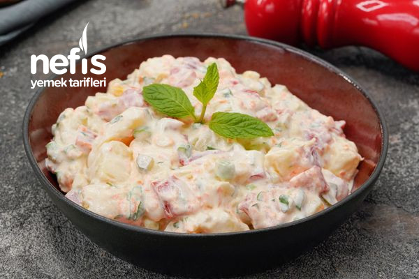 Köz Biberli Yoğurtlu Patates Salatası Tarifi